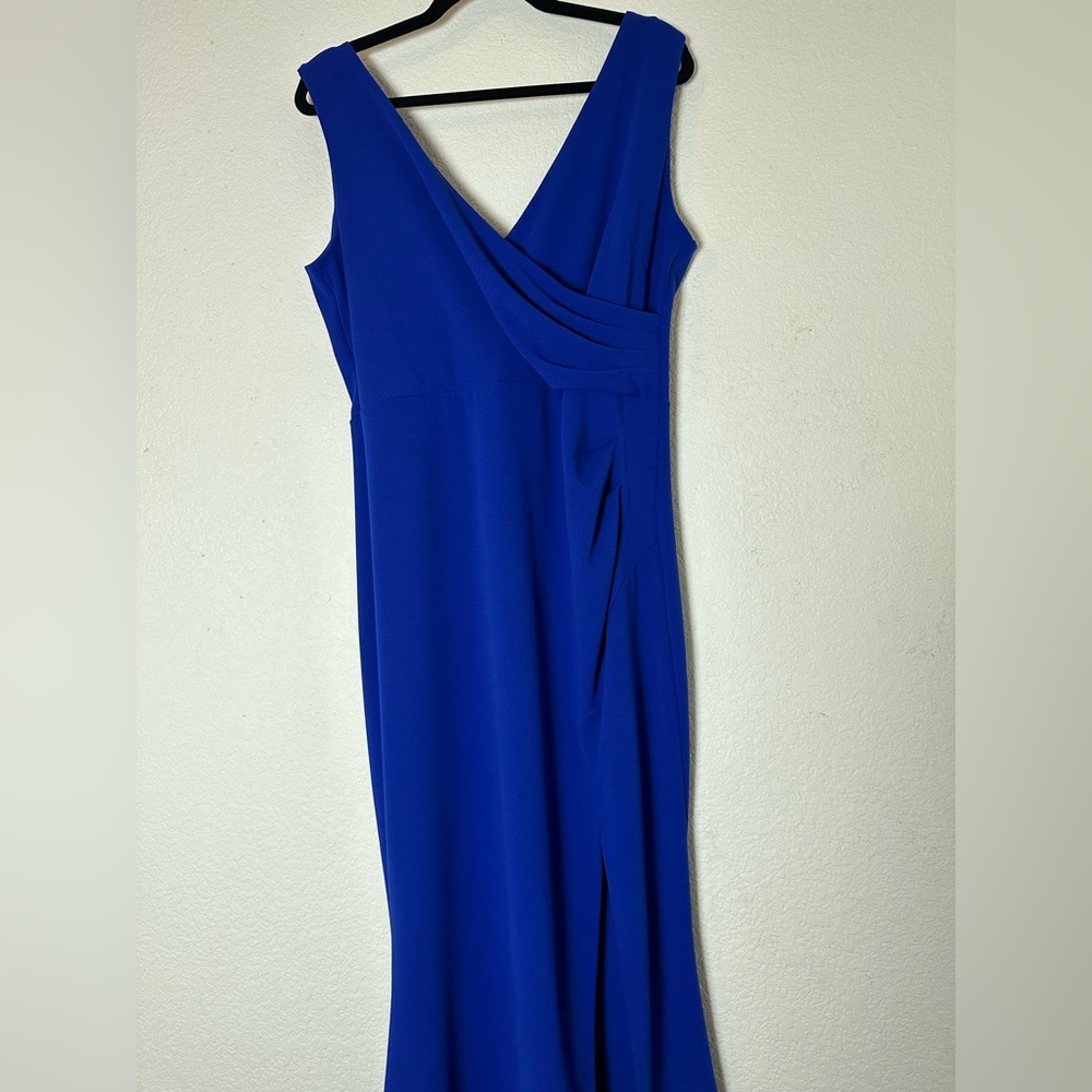 Stunning floor length royal blue gown XL